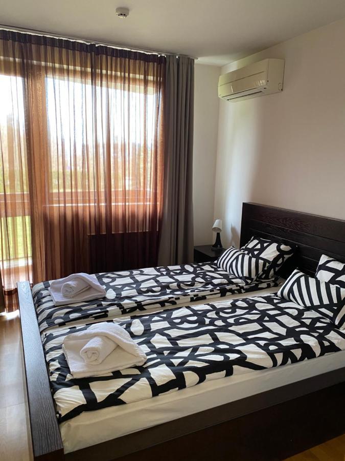 K'S Place Apartment Pravets Golf Resort Bagian luar foto
