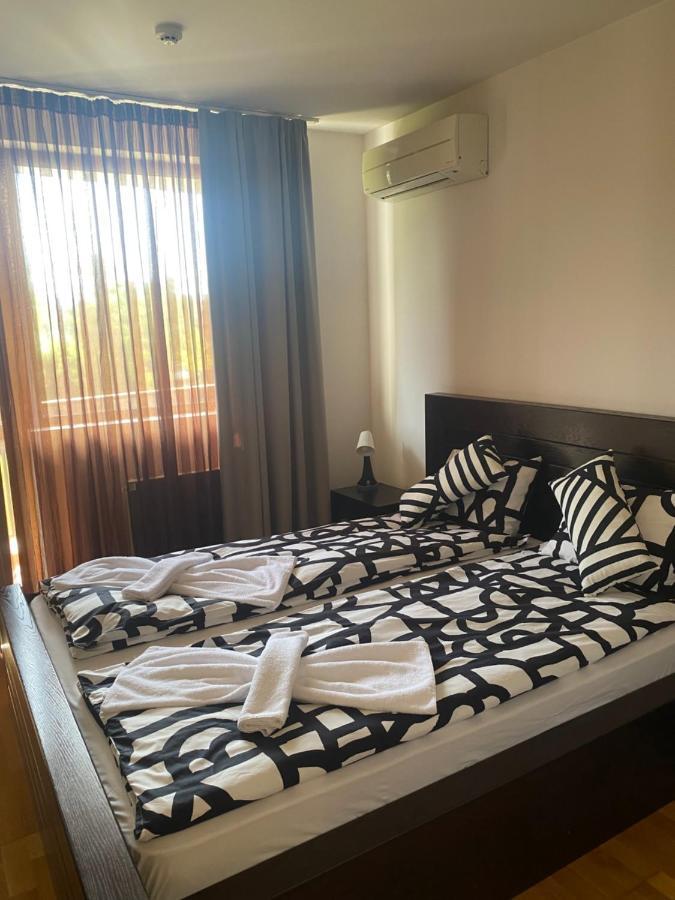 K'S Place Apartment Pravets Golf Resort Bagian luar foto