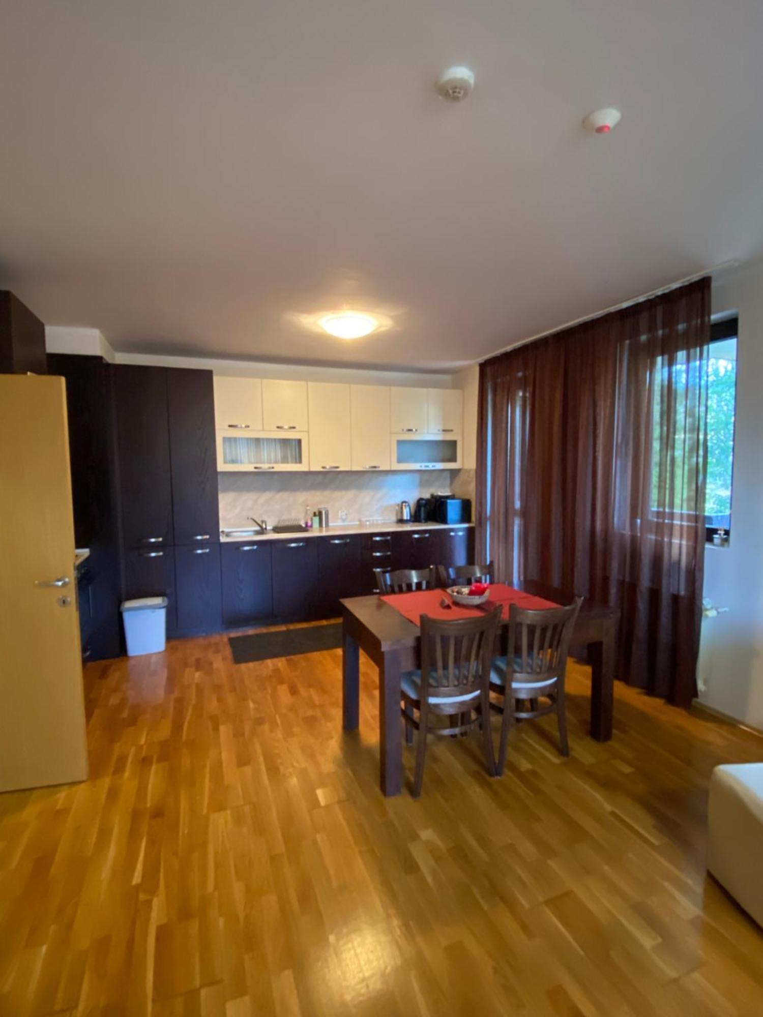 K'S Place Apartment Pravets Golf Resort Bagian luar foto